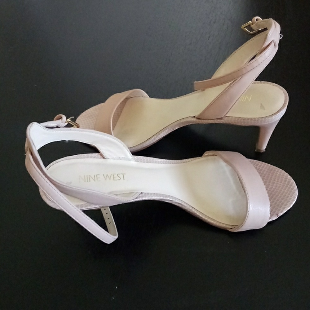 Shoes - Picture 2 of 4